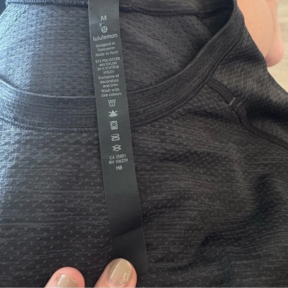 Lululemon Athletica Metal Vent Tech Short-Sleeve Shirt Shred 4/15 Fitness Logo M